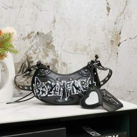 Picture of Balenciaga Handbags _SKUfw179386210fw